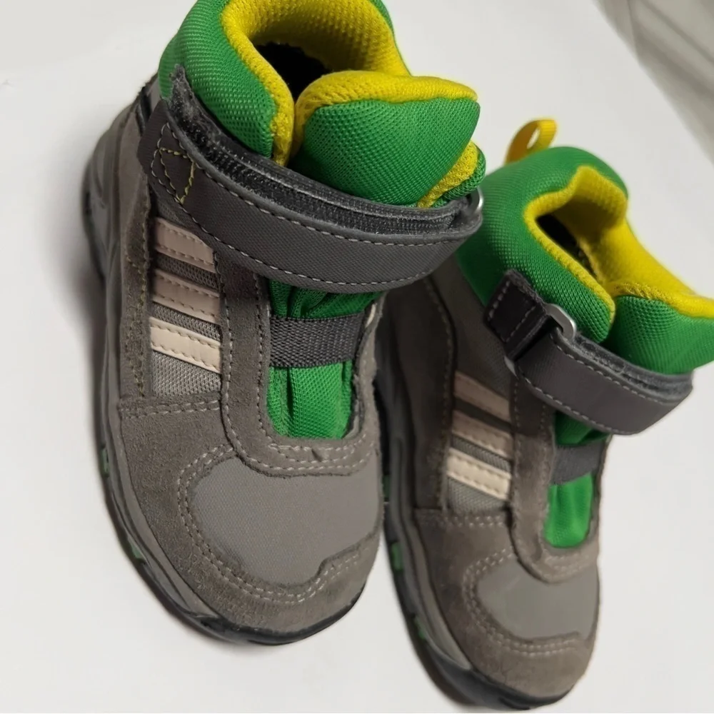 Adidas Outdoor Kids Powderplay Mountain Boots Climaproof Size 6